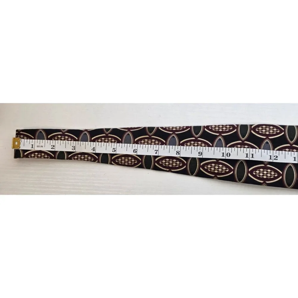 Men's New Haven Neckwear Company, Geometric Pattern, 100% Silk Necktie
